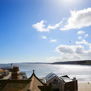 The Stoop, Stunning Sea Views! Apartment Scarborough